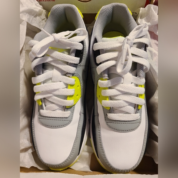 Nike Air Max 90 LTR Sz 4Y - Picture 5 of 9